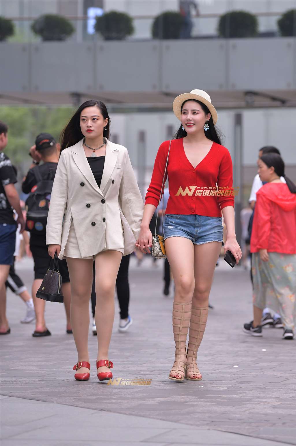 图片[4]-【街拍之魂赛帖】红衣靓丽少妇-街拍流行馆