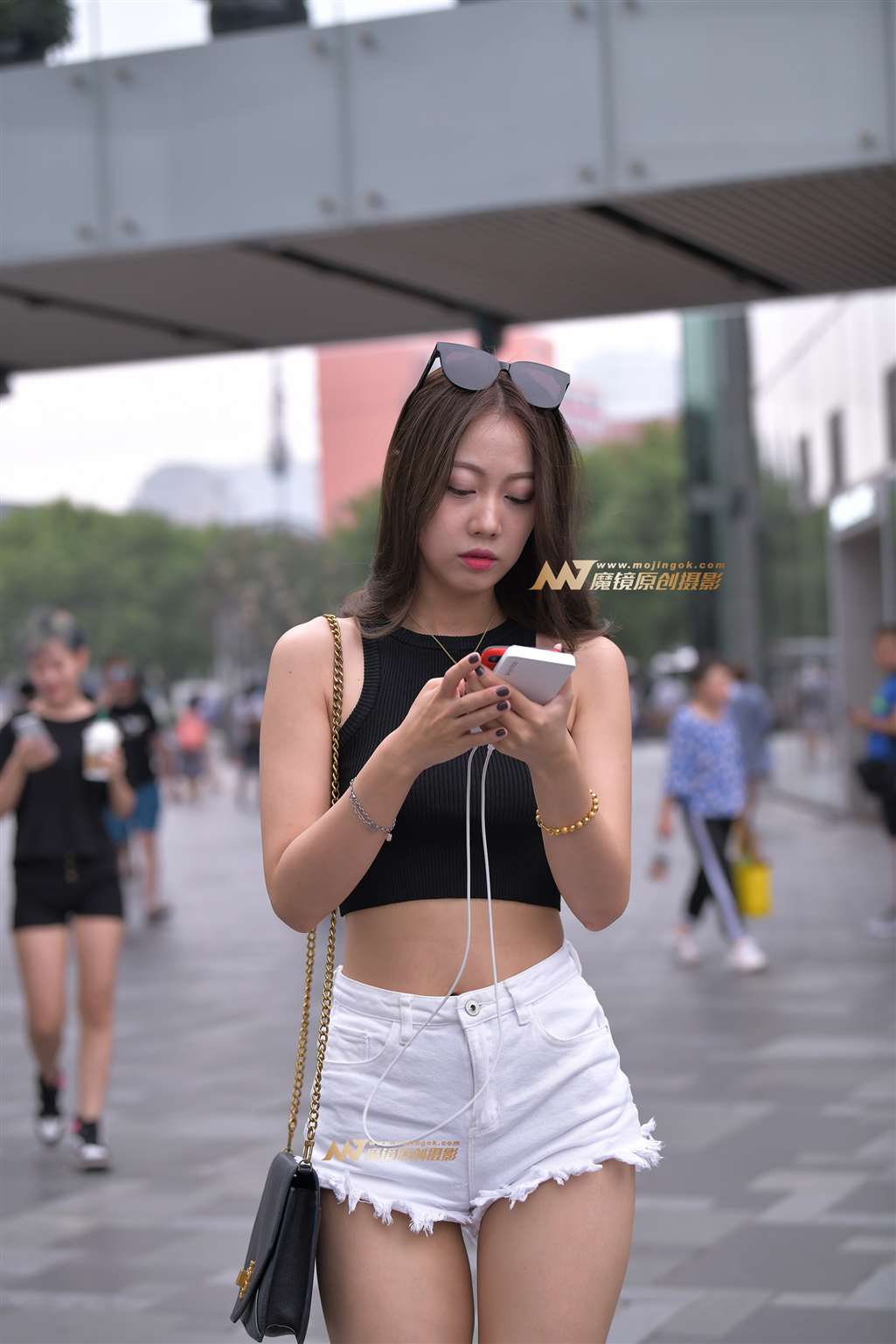 图片[5]-【街拍之魂赛帖】时尚热裤小少妇-街拍流行馆