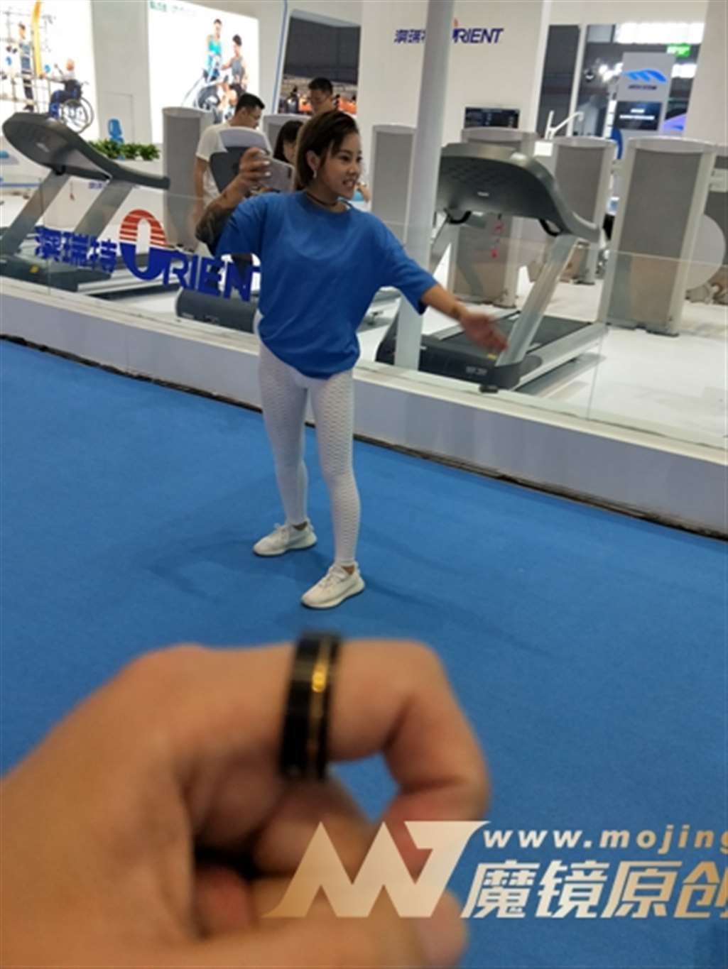 图片[3]-【欧阳幽明赛帖】爱玩自拍的瑜伽裤妹子-街拍流行馆