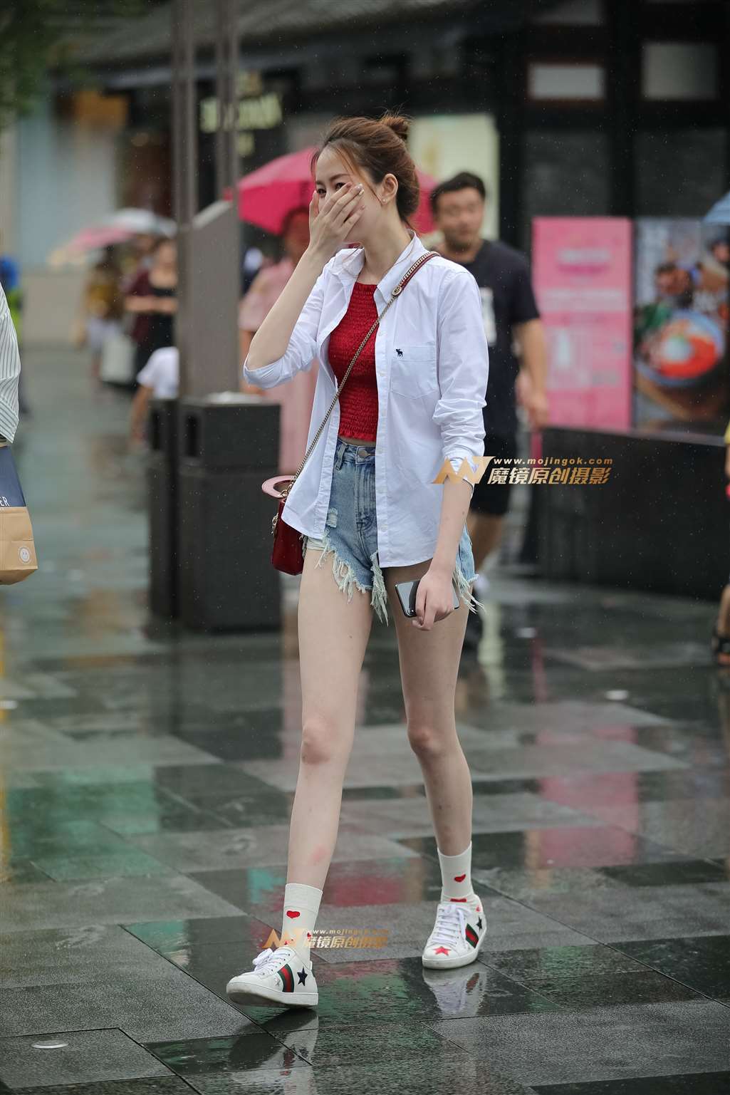 图片[4]-【凯恩赛帖】气质美女 一双白白长腿让女人羡慕-街拍流行馆