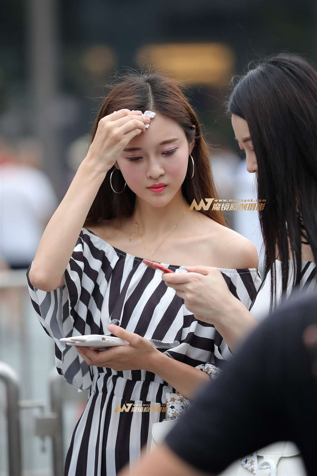 图片[2]-【凯恩赛帖】清新秀丽姐妹花 美女的气质不是谁都有!-街拍流行馆