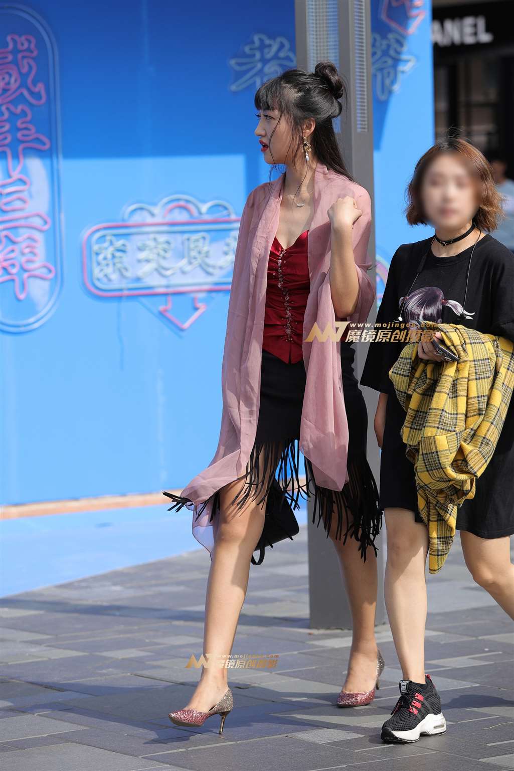 图片[1]-【视觉冲击赛帖】包臀裙，高挑少妇-街拍流行馆