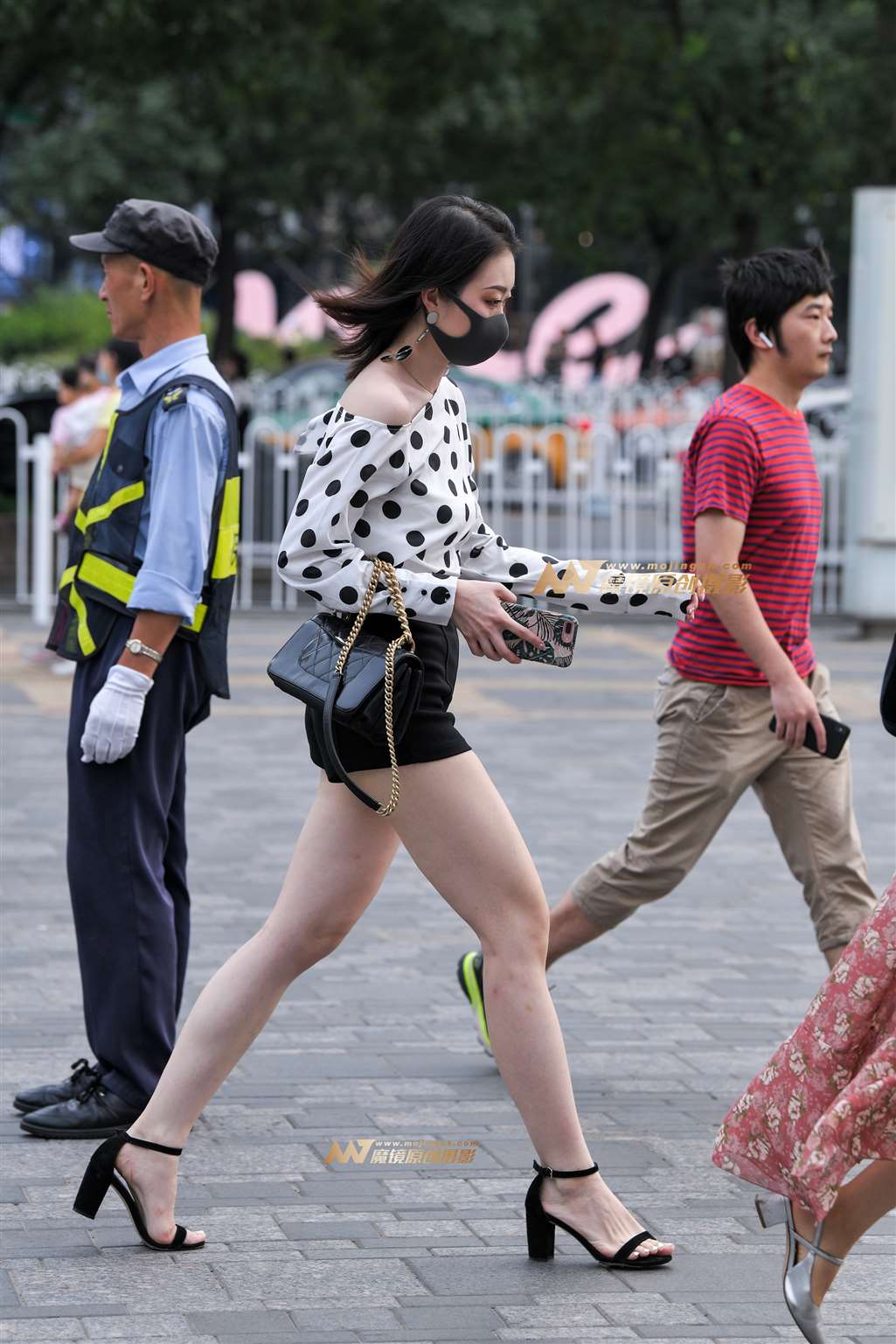 图片[4]-【久久赛帖】高跟鞋短裤翘臀美女-街拍流行馆