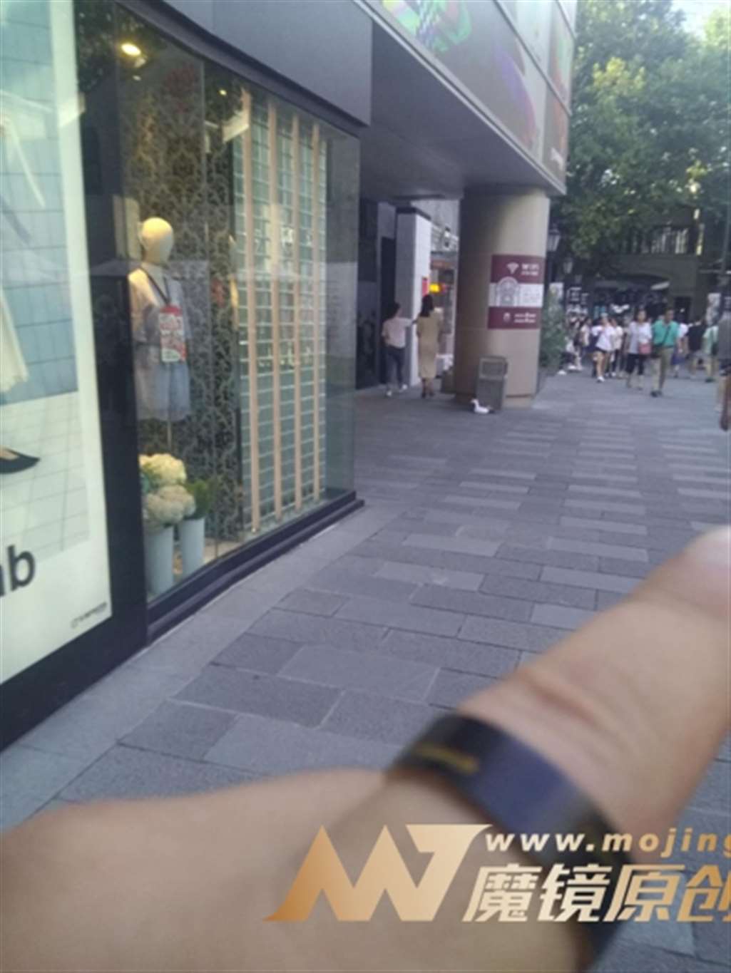 图片[3]-【咔喳赛贴】米色长裙-街拍流行馆
