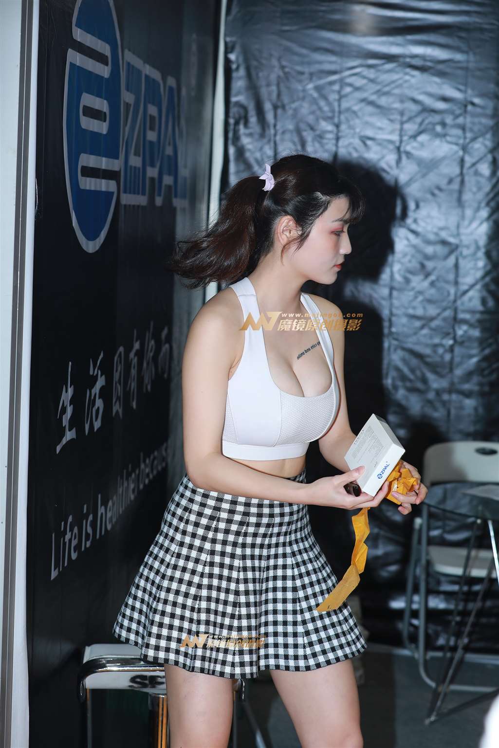 图片[4]-【视觉冲击赛贴】天生丽质。童颜巨乳-街拍流行馆
