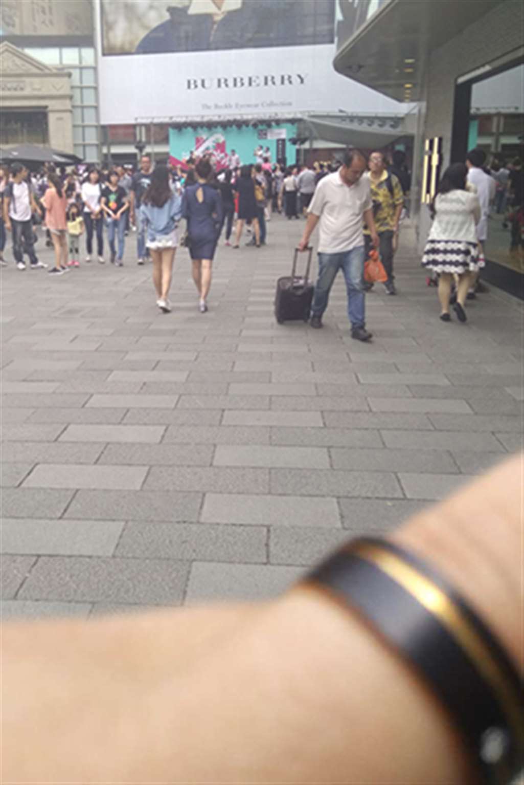 图片[3]-【咔喳赛贴】有风韵的紧身兰裙-街拍流行馆