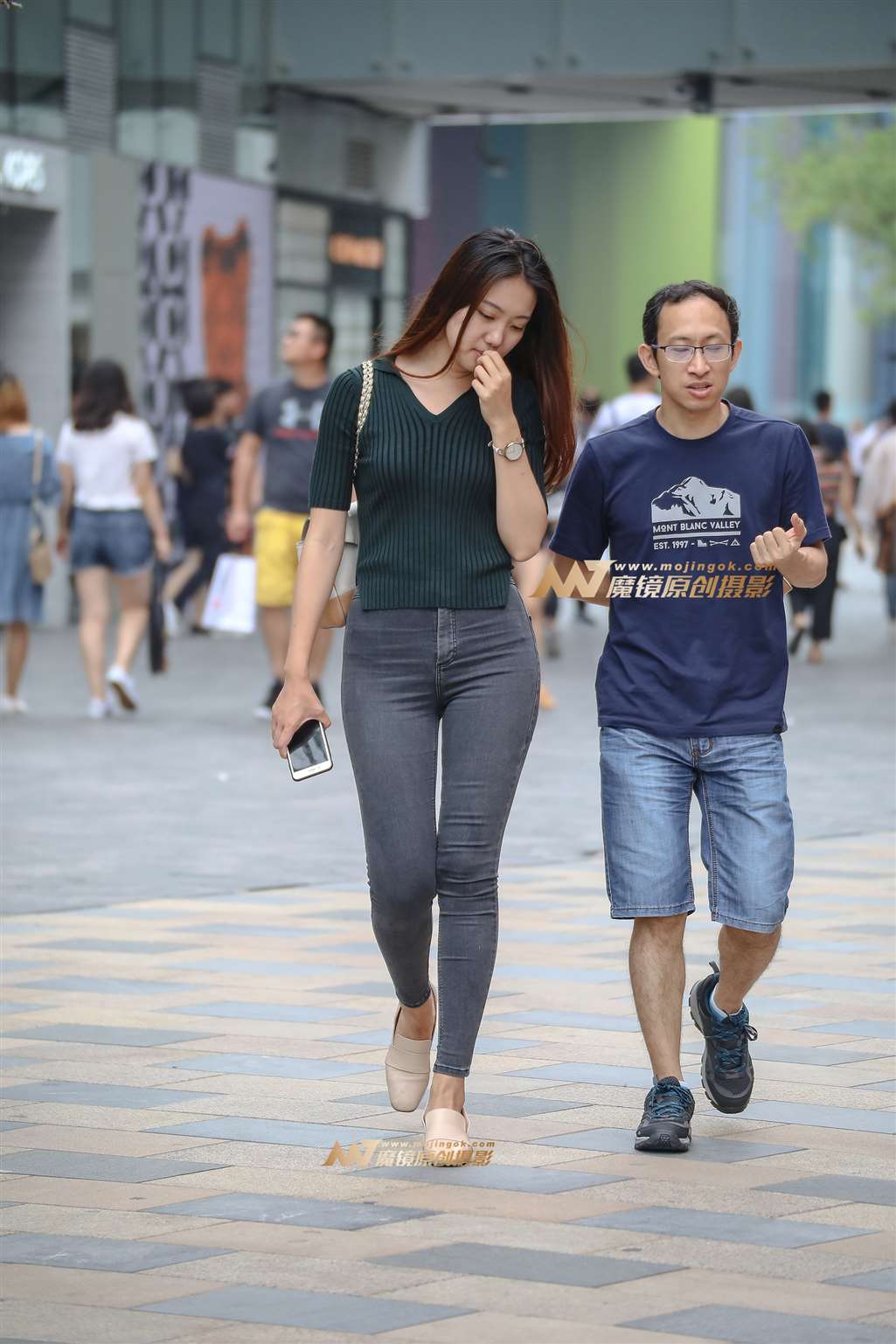 图片[5]-【视觉冲击赛贴】长腿紧牛-街拍流行馆
