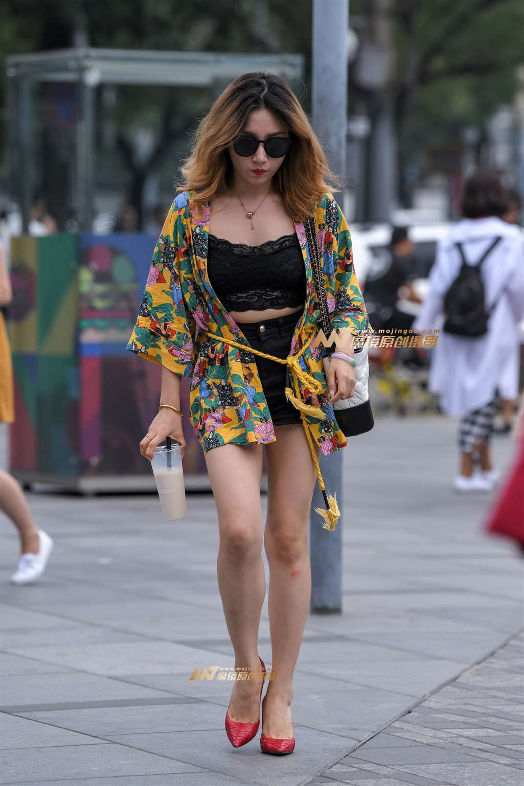 图片[4]-【久久赛帖】红色高跟鞋大长腿美女-街拍流行馆