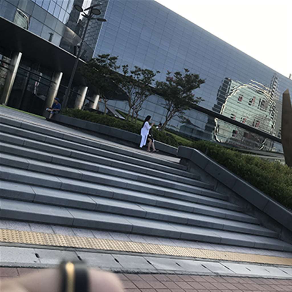 图片[3]-[辉辉赛贴]丰满的气质女神-街拍流行馆
