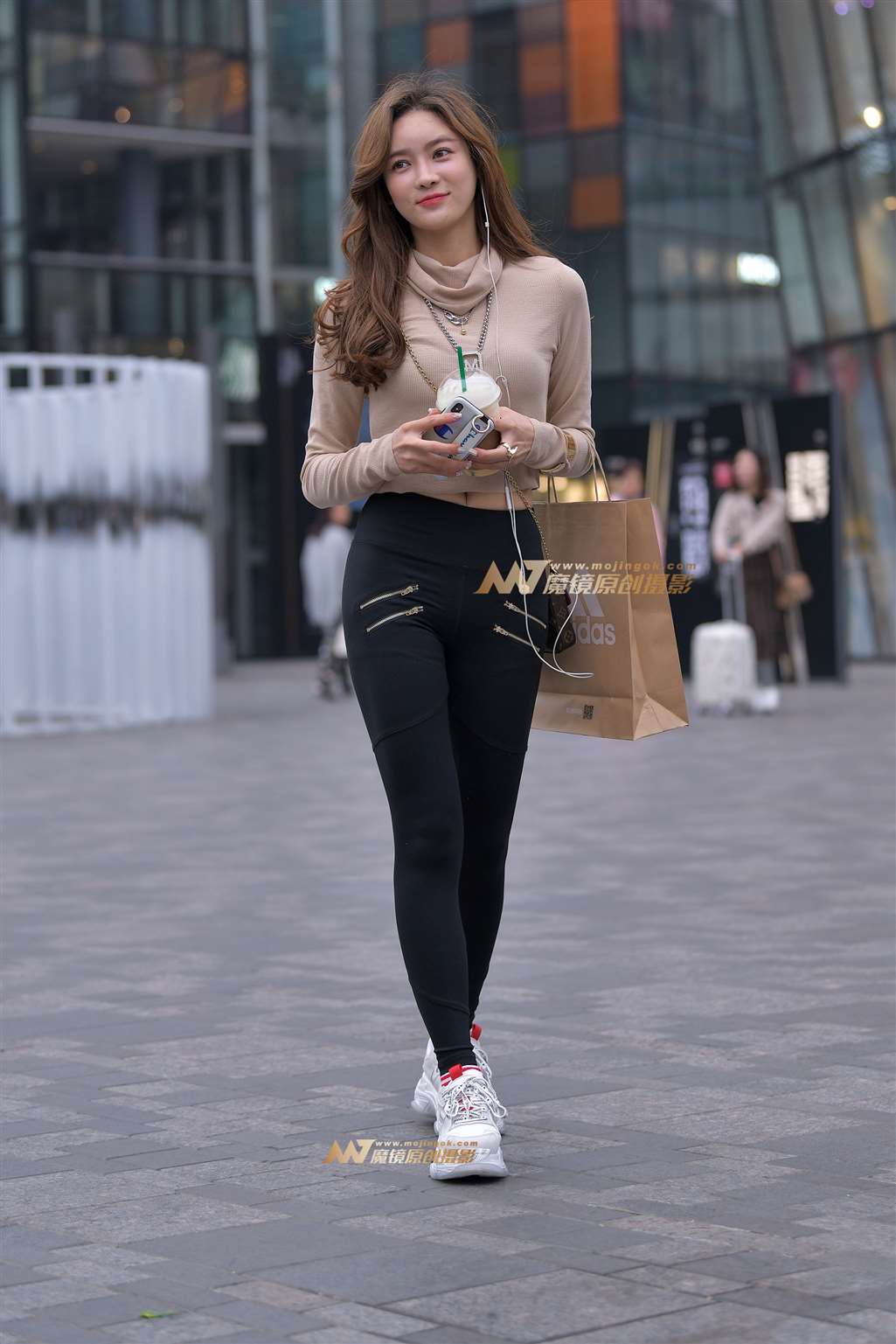 图片[1]-【红石赛帖】好妩媚的美女-街拍流行馆
