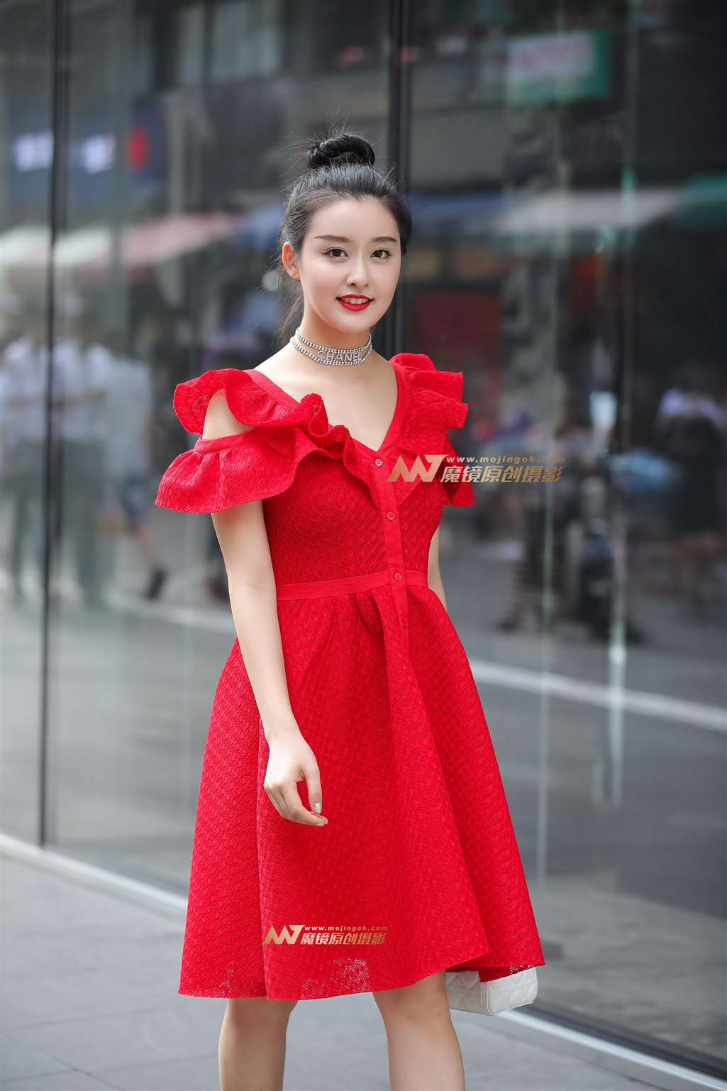 图片[2]-【凯恩赛帖】超甜美女孩 一看就知道很有福气-街拍流行馆