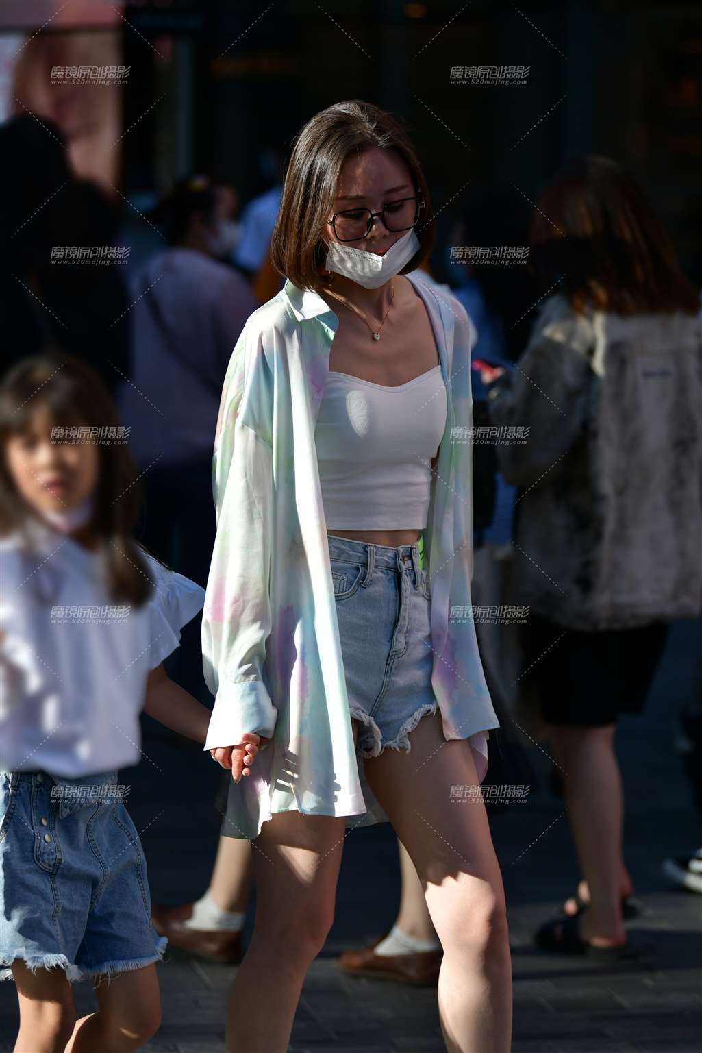 图片[4]-漂亮牛仔热裤美女-街拍流行馆