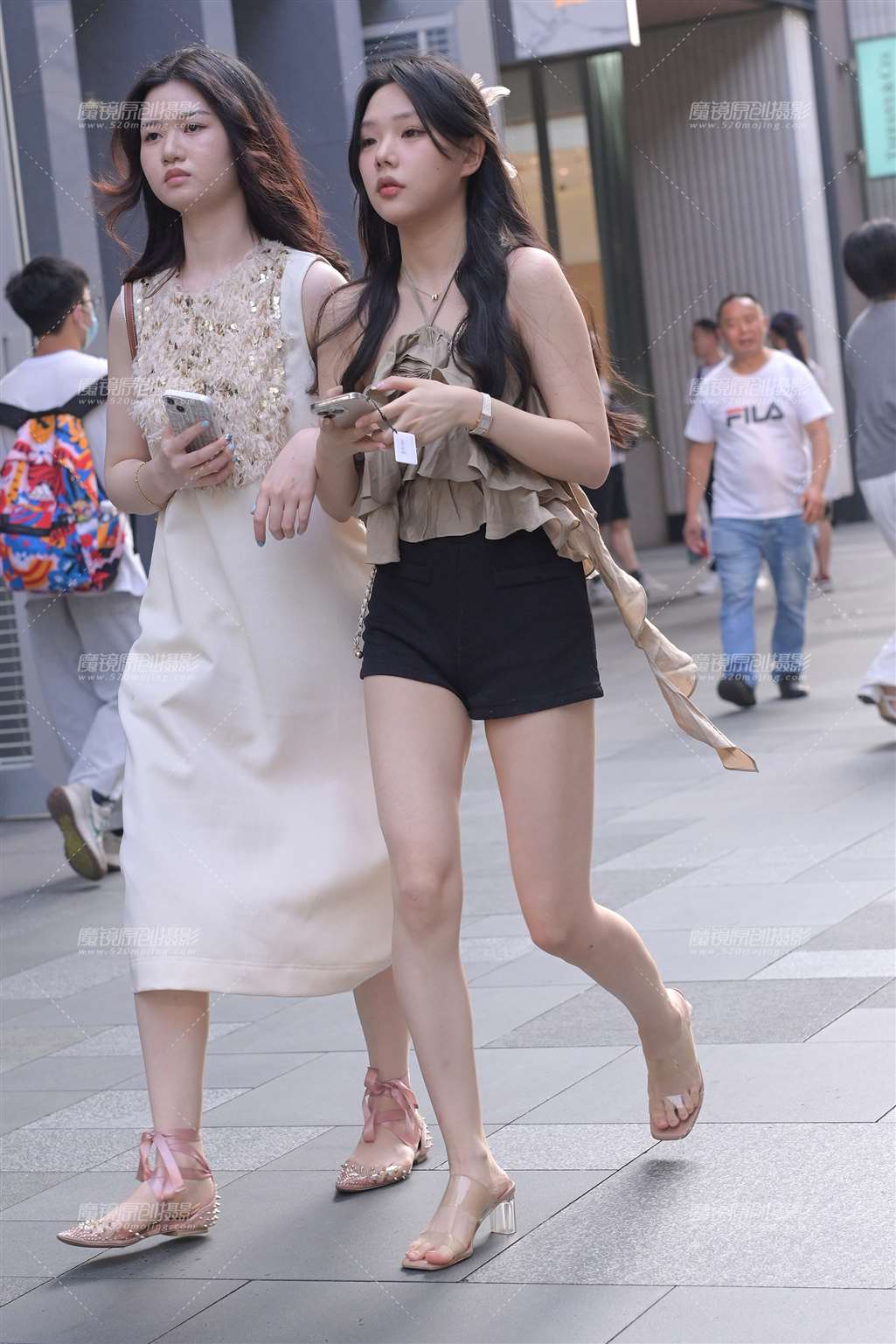 图片[3]-热裤小妹-街拍流行馆