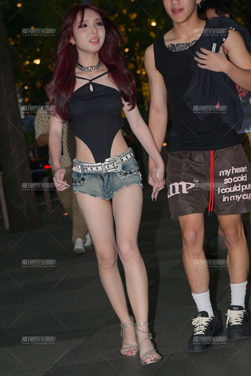 图片[3]-牛仔热裤美腿-街拍流行馆