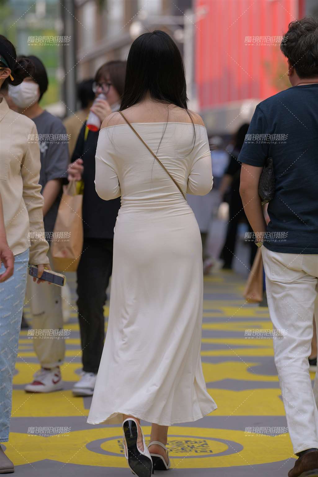 图片[2]-白色长裙-街拍流行馆