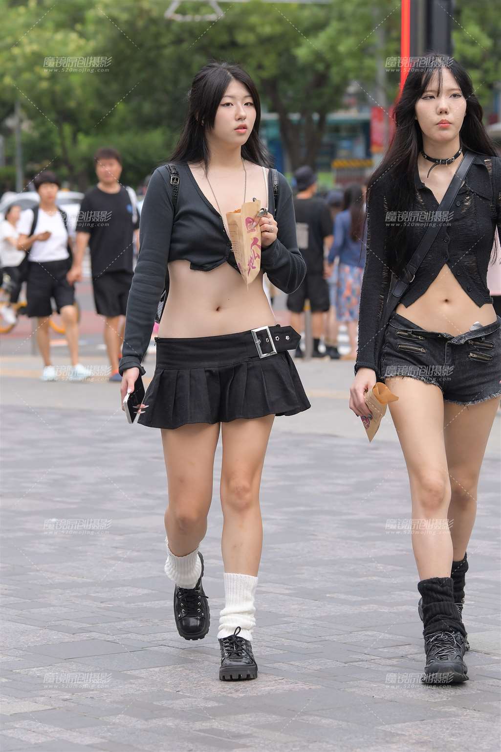 图片[3]-黑色短裙-街拍流行馆