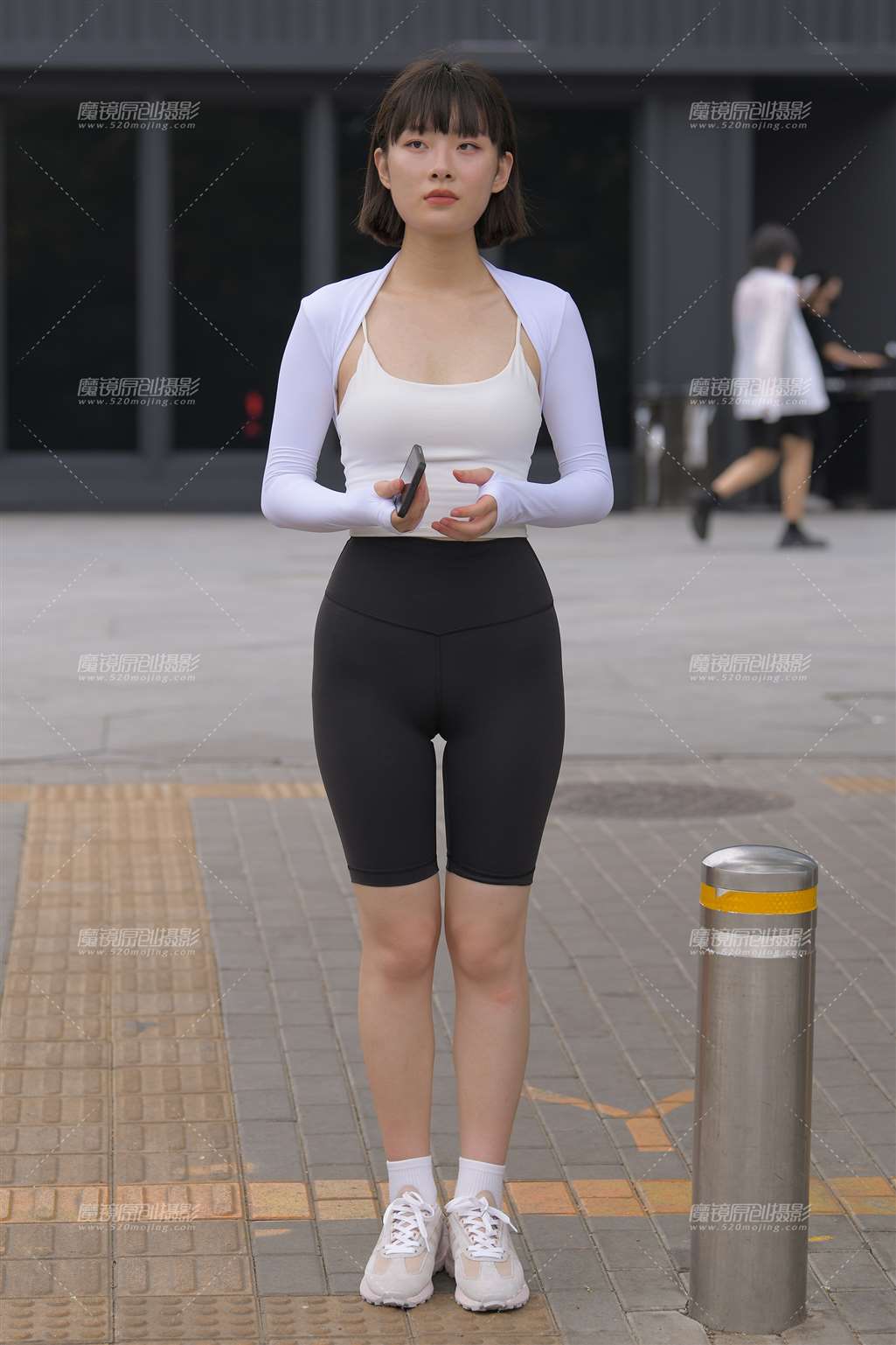 图片[1]-独行-街拍流行馆