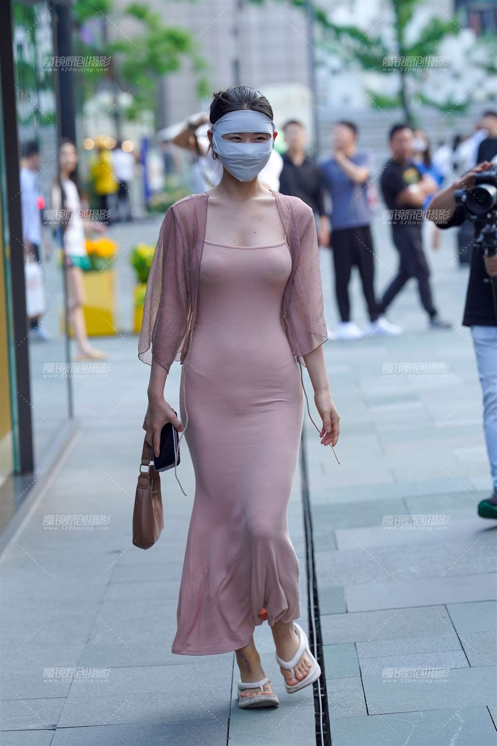 图片[1]-这样的贴身 谁不爱-街拍流行馆