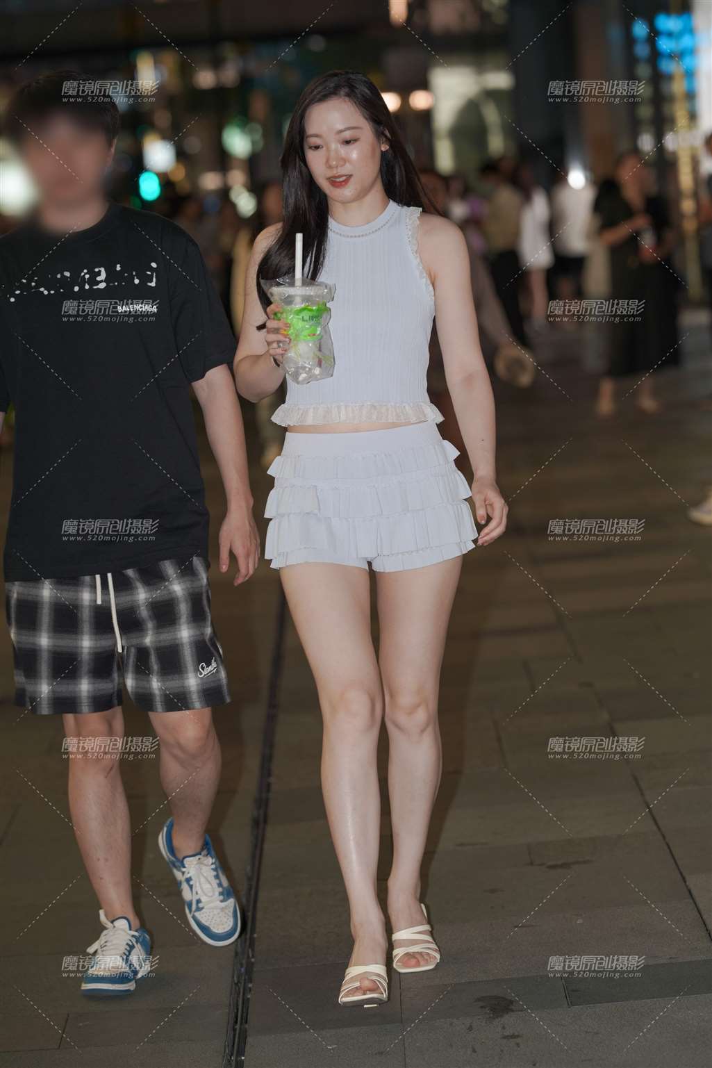 图片[1]-长腿女人味-街拍流行馆