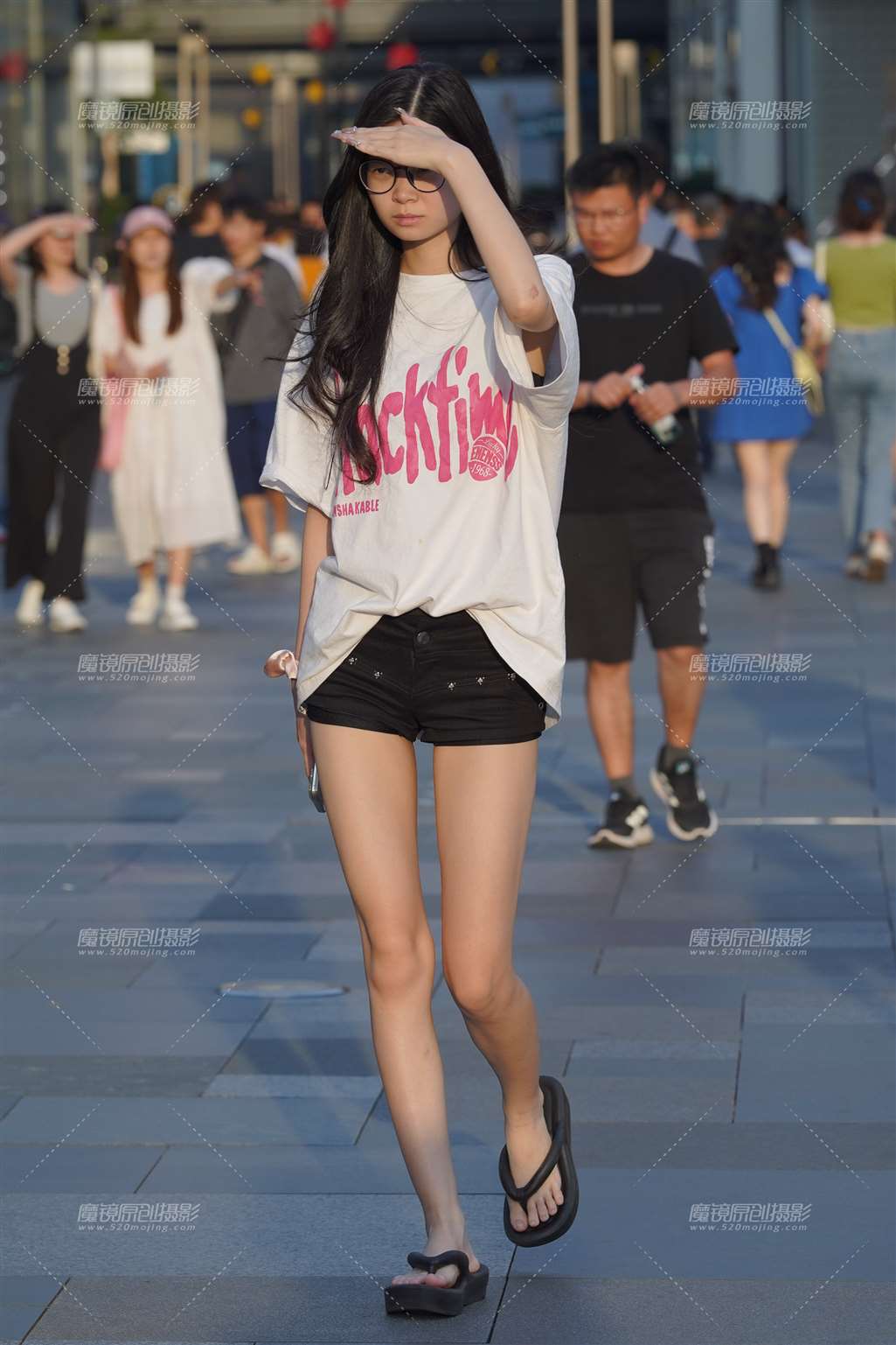 图片[3]-热裤小妹-街拍流行馆