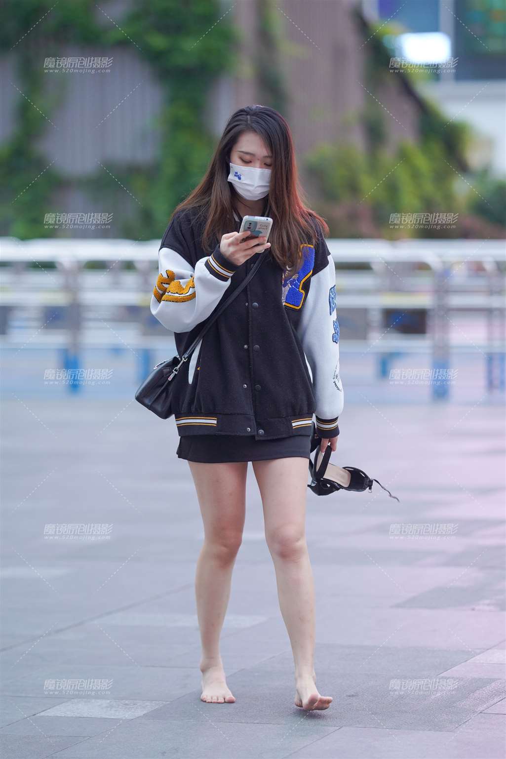 图片[5]-赤脚女孩 好想背她-街拍流行馆