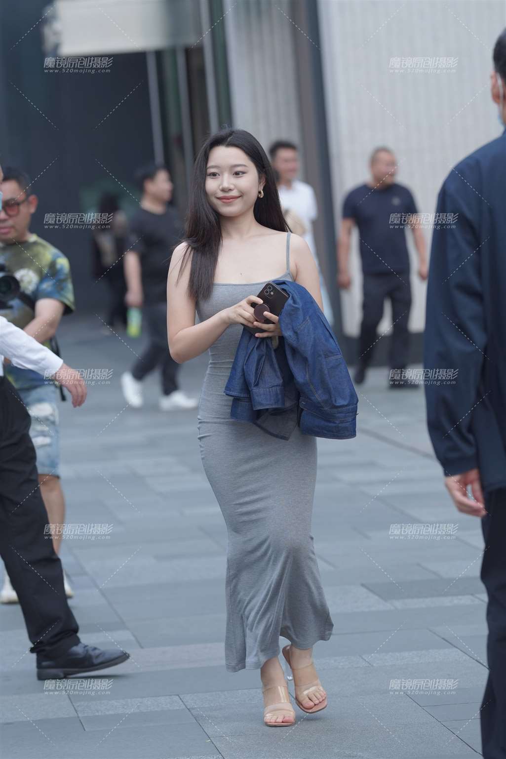 图片[3]-笑容灿烂 阳光 养眼 气质-街拍流行馆