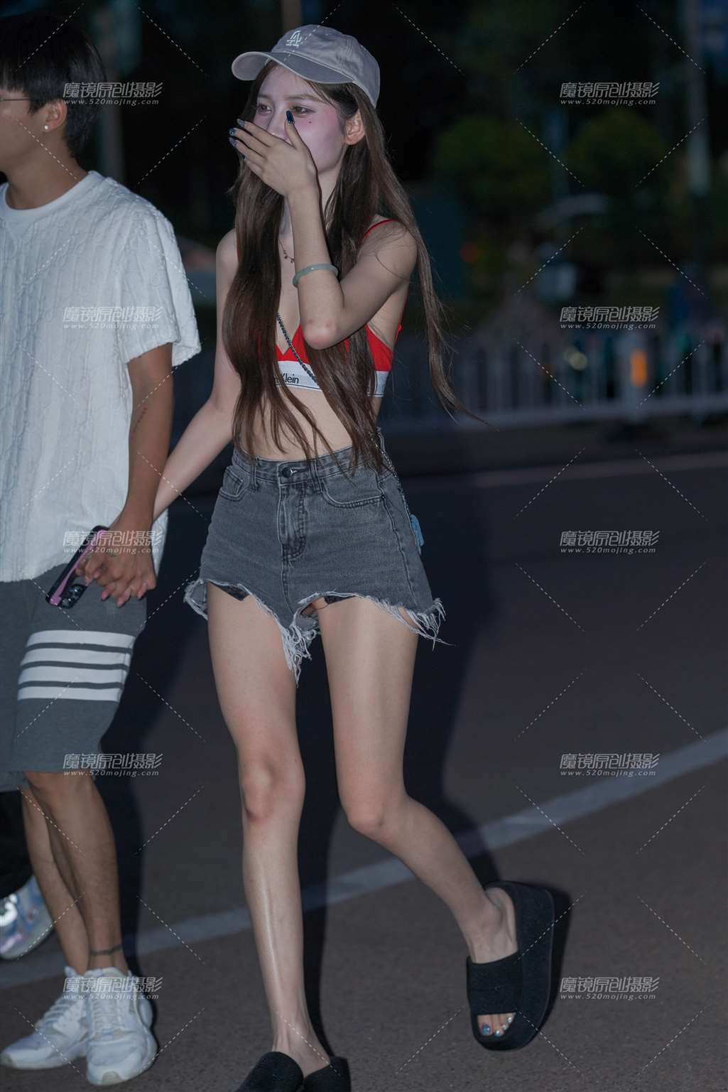 图片[3]-热裤小妹-街拍流行馆