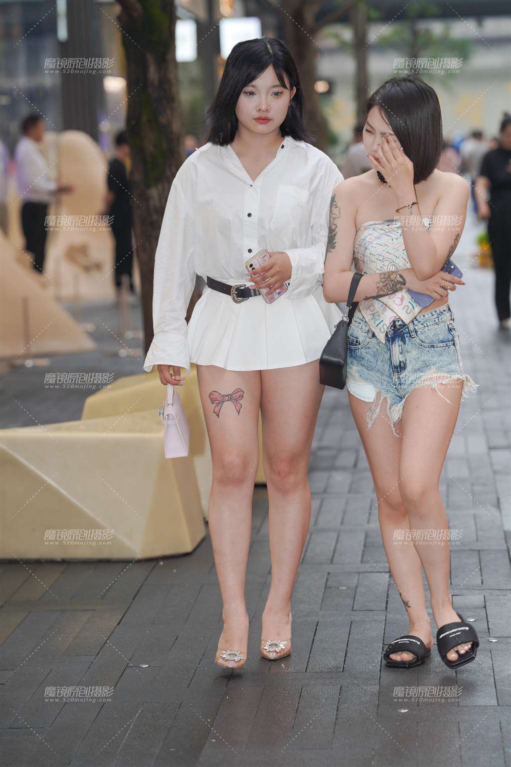 图片[5]-白色短裙美眉-街拍流行馆