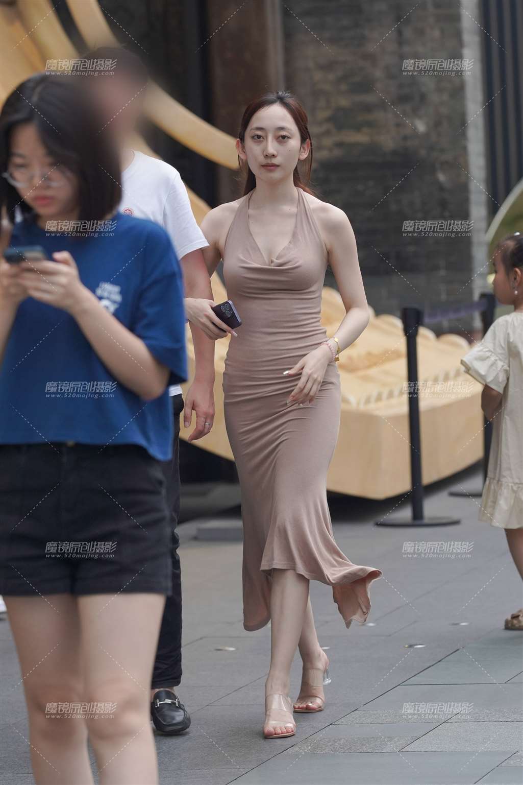 图片[3]-女人味-街拍流行馆