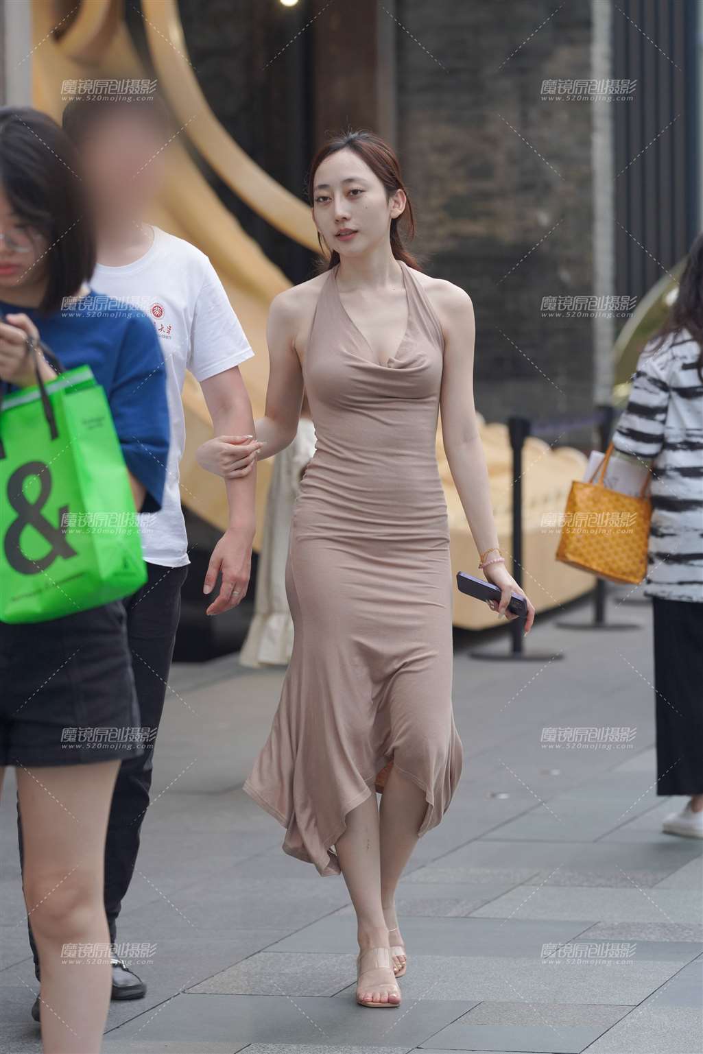 图片[5]-女人味-街拍流行馆
