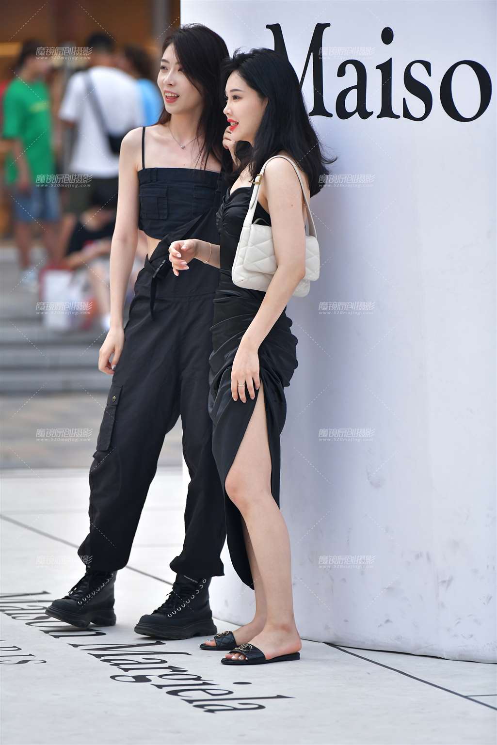 图片[3]-吊带长裙漂亮美女-街拍流行馆