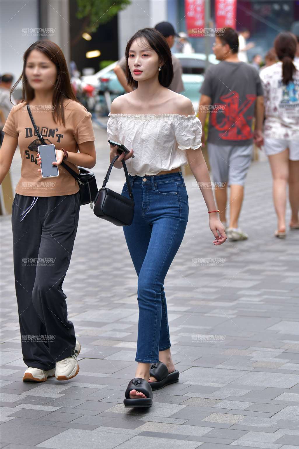 图片[5]-一字肩牛仔裤美女-街拍流行馆