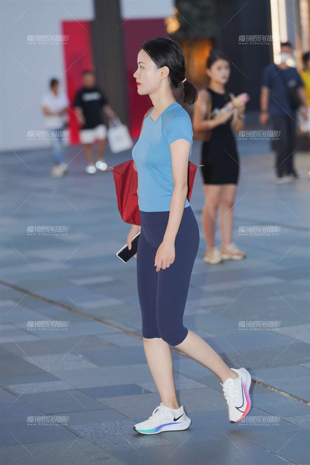 图片[3]-瑜伽女孩-街拍流行馆