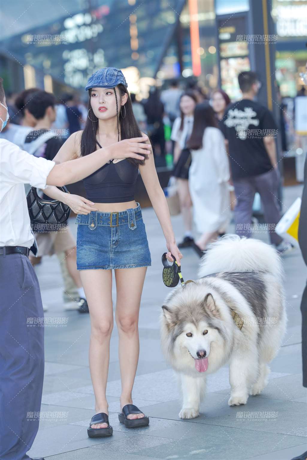 图片[4]-牛仔裙美眉-街拍流行馆