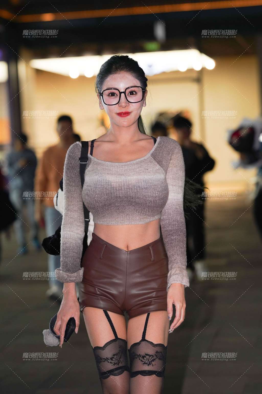 图片[5]-吊带袜美女-街拍流行馆