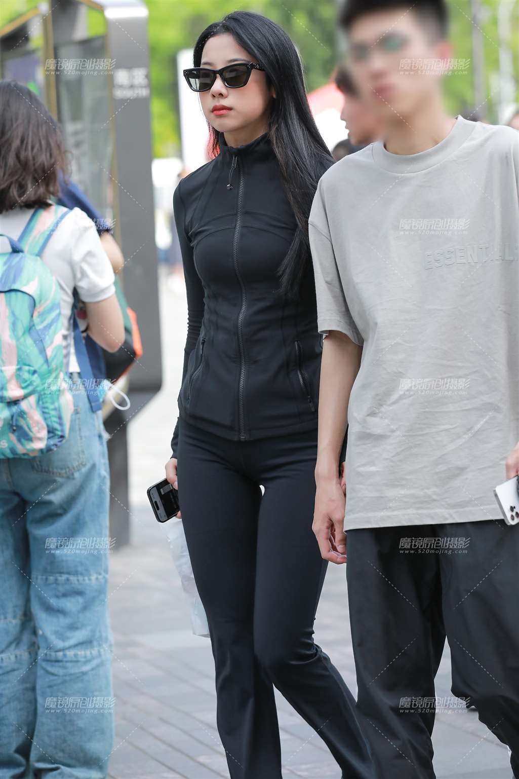 图片[4]-黑色瑜伽裤女友-街拍流行馆