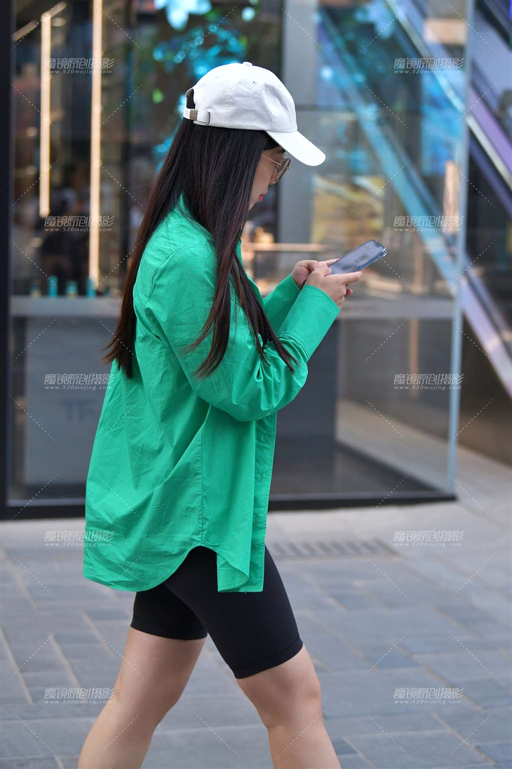 图片[2]-五分瑜伽紧身裤美女-街拍流行馆