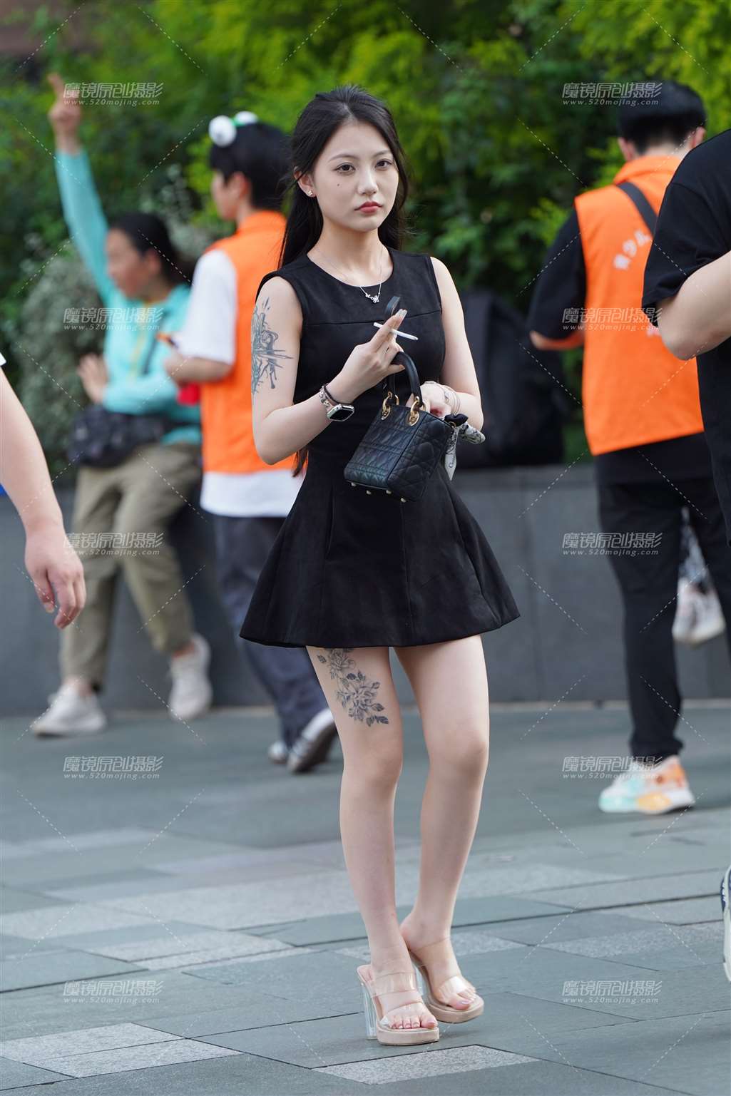 图片[4]-美腿小美眉-街拍流行馆