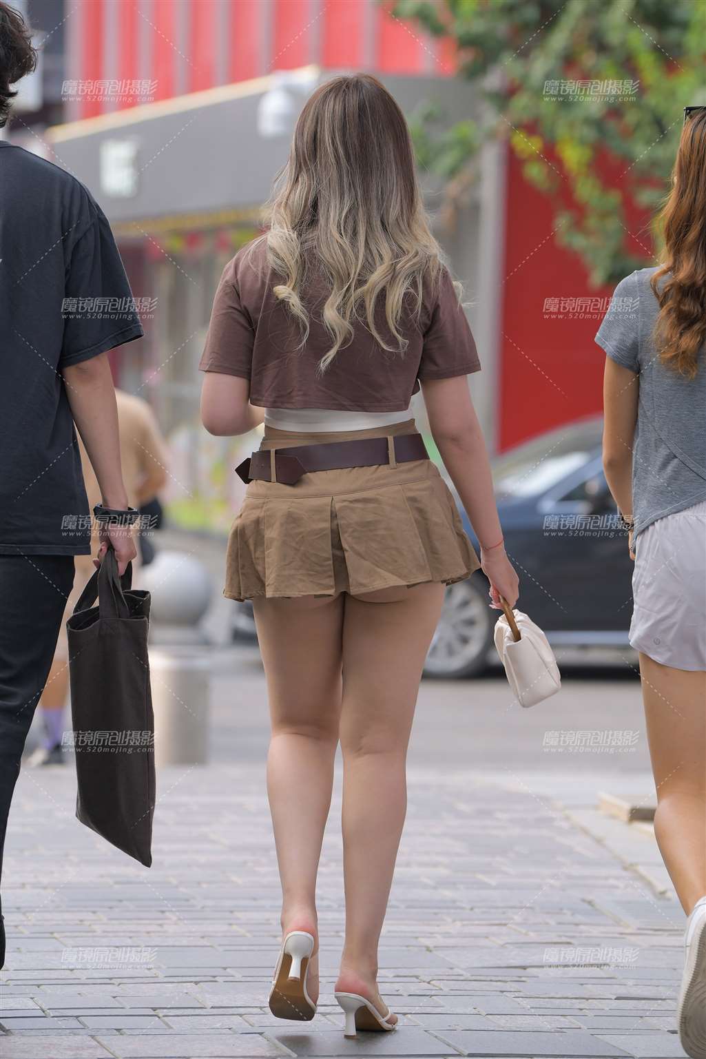 图片[4]-性感短裙美女-街拍流行馆
