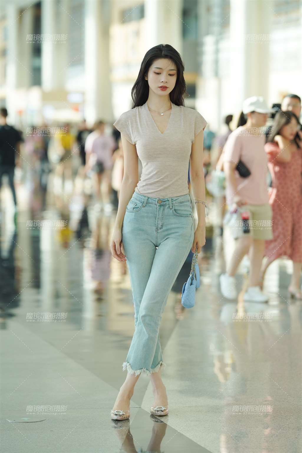 图片[1]-清新脱俗不染尘埃-街拍流行馆