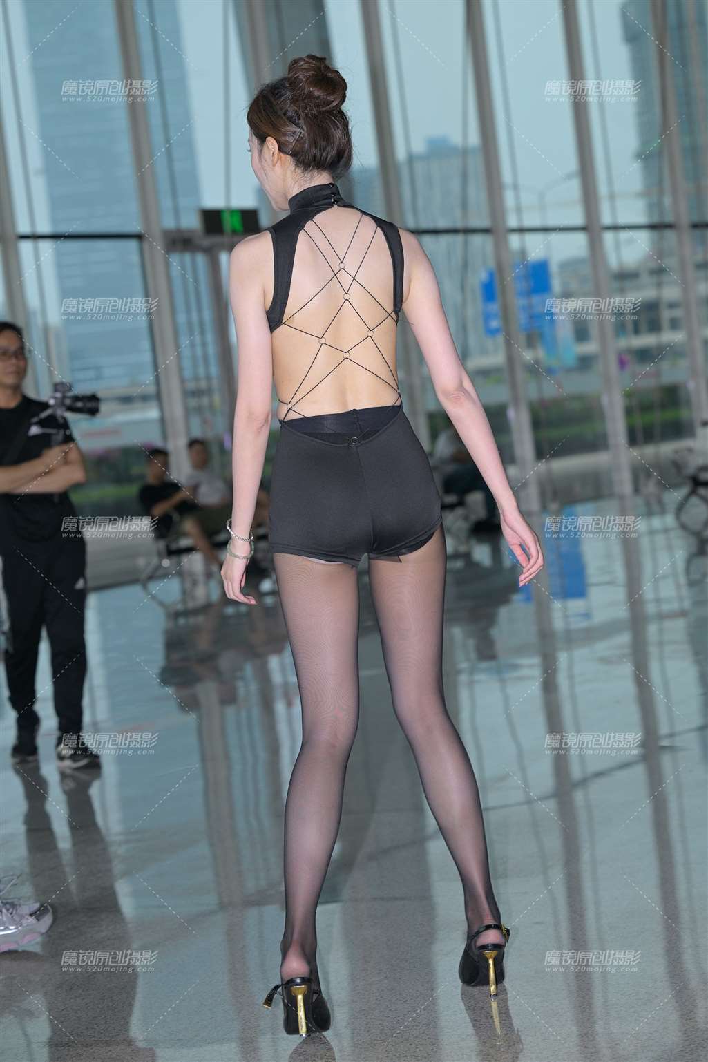 图片[2]-腿神-街拍流行馆